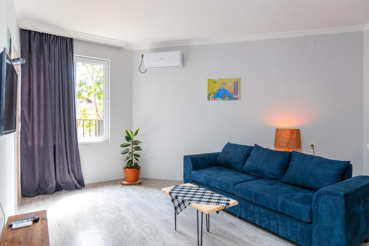 Giorgi'S Apartment 트빌리시 외부 사진