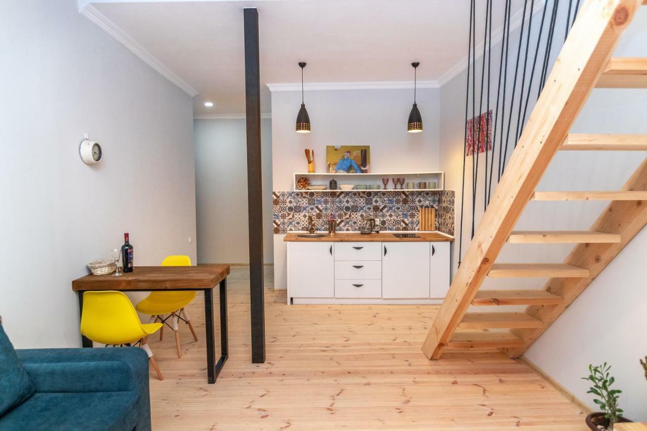 Giorgi'S Apartment 트빌리시 외부 사진