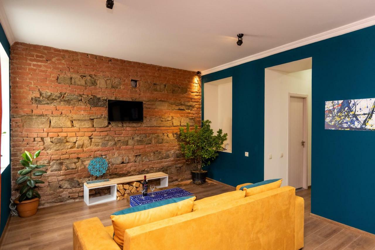 Giorgi'S Apartment 트빌리시 외부 사진